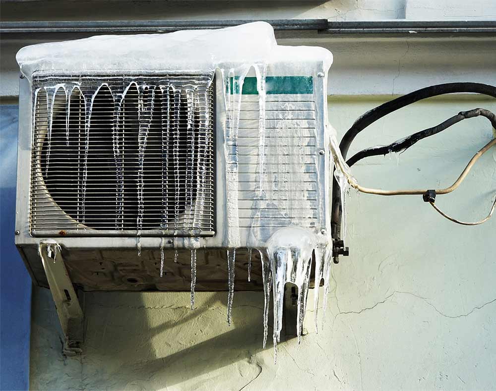 کولر گازی یخ زده در سرما
